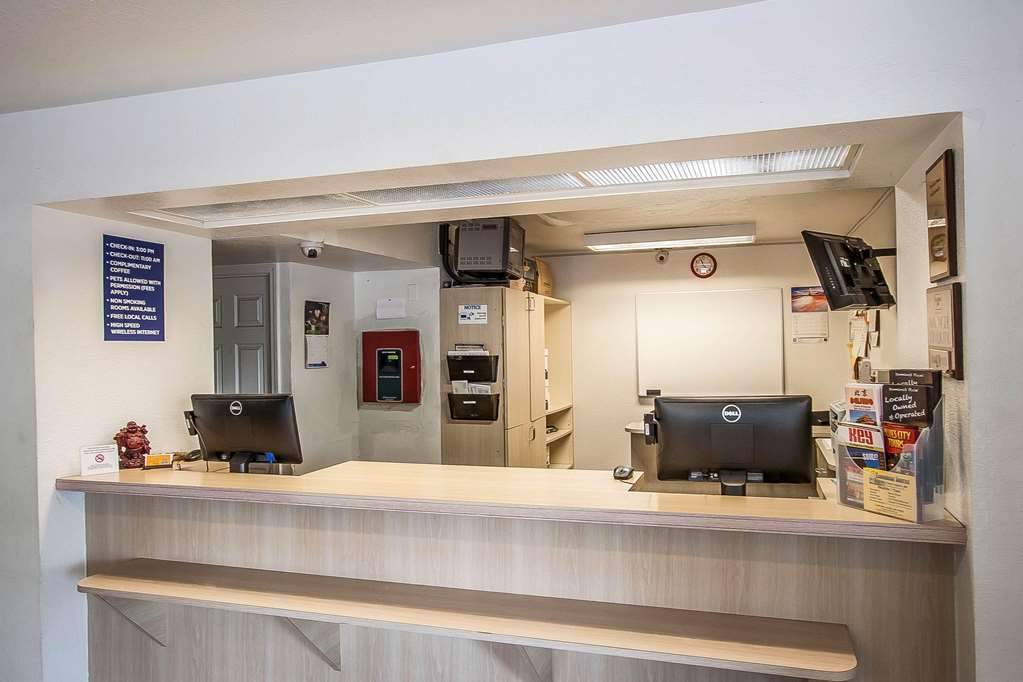Rodeway Inn Memphis Interior photo